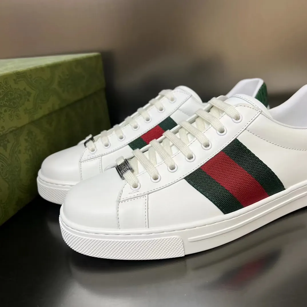 Men's Men's Shoes Men's Men's 💰380 new men's shoes GUCCI [Lightning] latest shoes shipped. Original quality, fashionable, special materials, sheepskin lining, new packaging. The foot feels super comfortable and the workmanship is impeccable. Size: 38-45